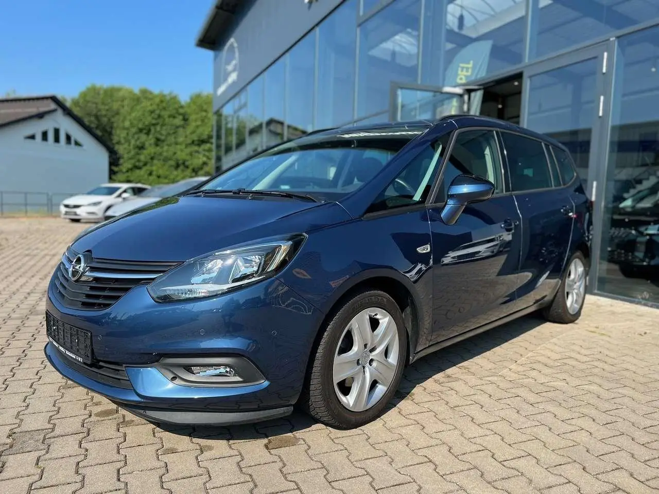 Photo 1 : Opel Zafira 2017 Petrol