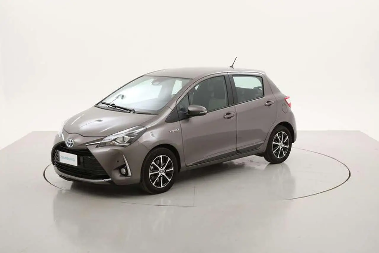 Photo 1 : Toyota Yaris 2018 Hybrid