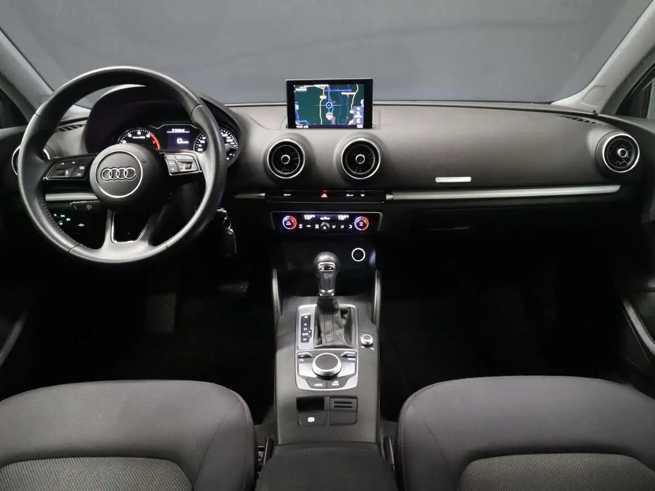 Photo 1 : Audi A3 2019 Petrol