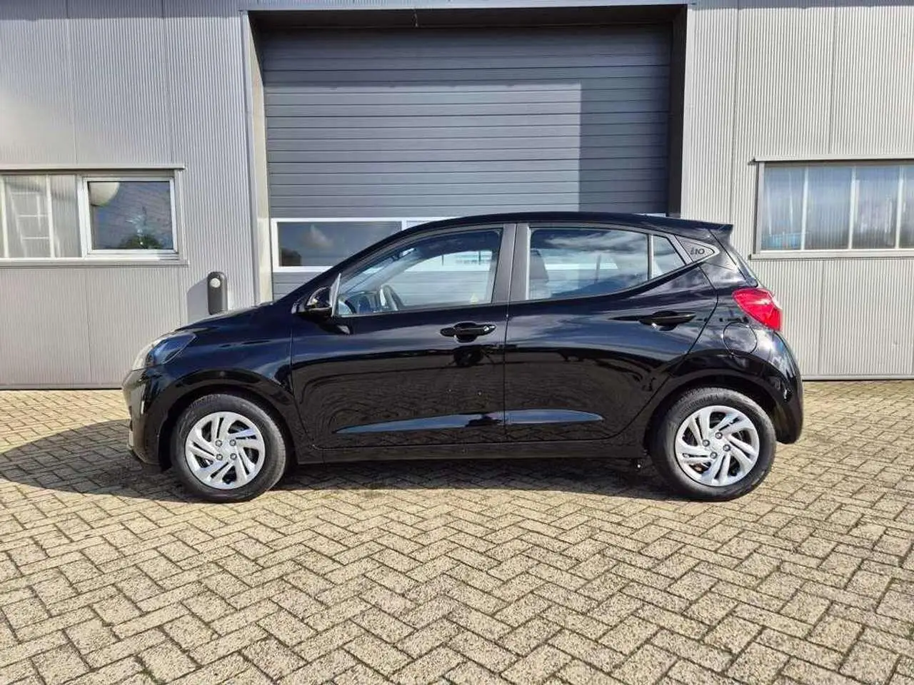 Photo 1 : Hyundai I10 2024 Petrol