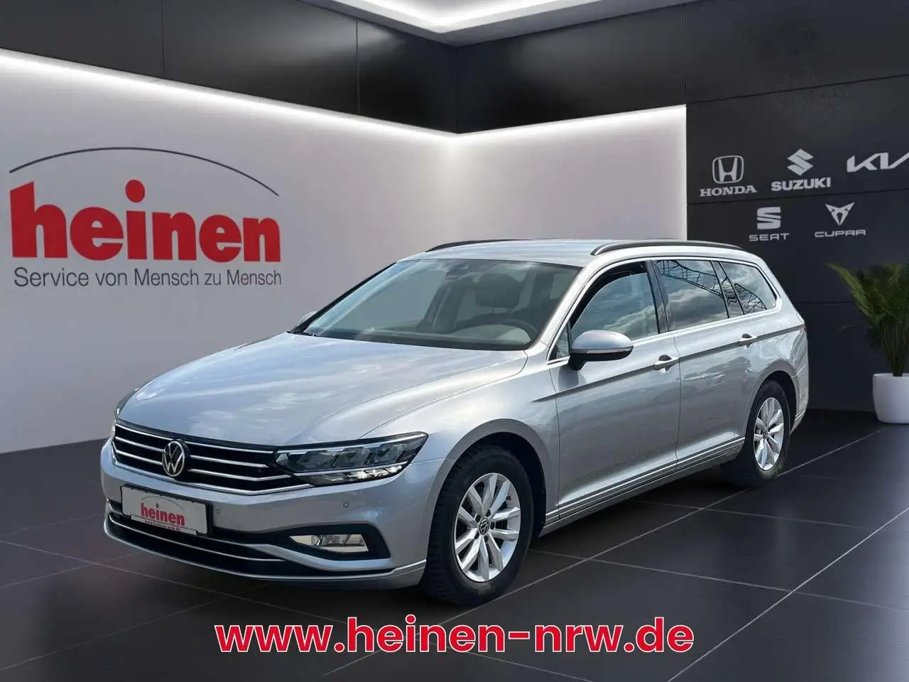 Photo 1 : Volkswagen Passat 2023 Petrol