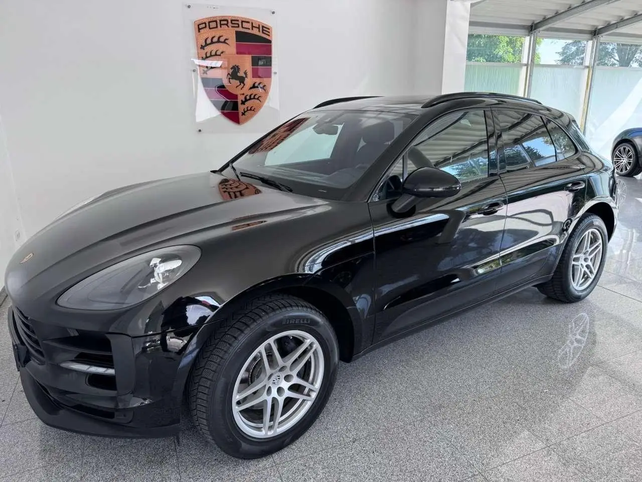 Photo 1 : Porsche Macan 2021 Essence