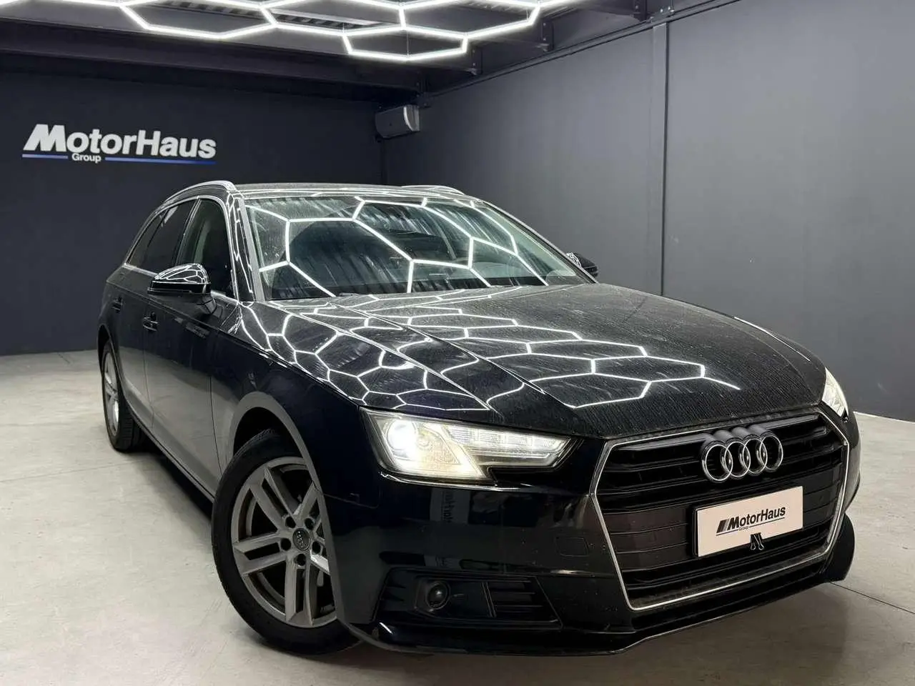 Photo 1 : Audi A4 2019 Diesel