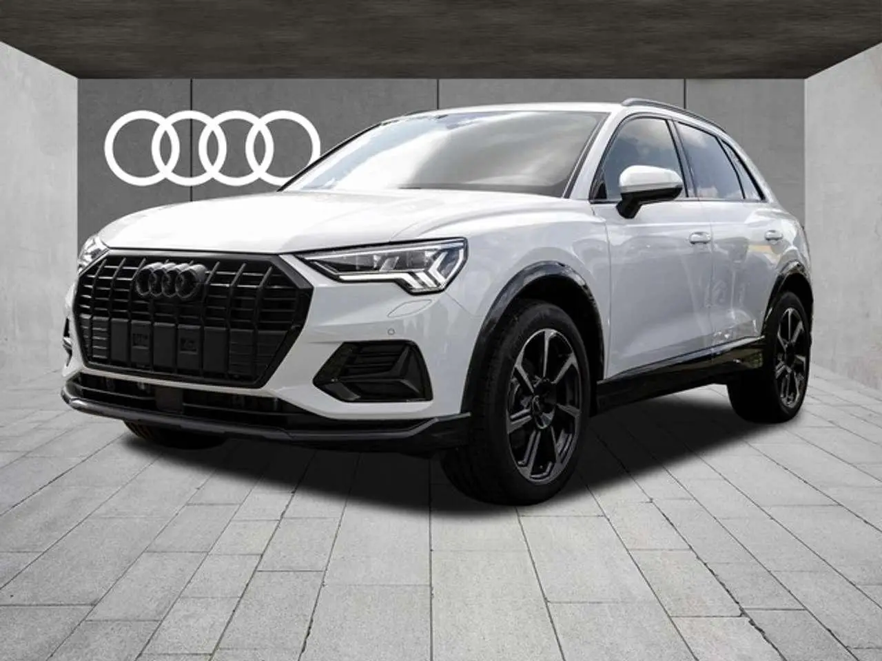 Photo 1 : Audi Q3 2024 Essence