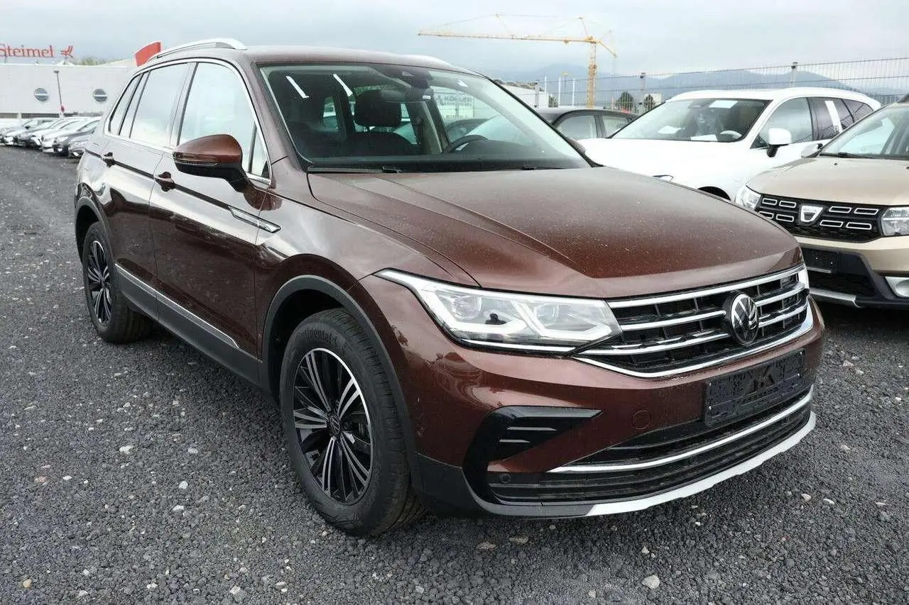 Photo 1 : Volkswagen Tiguan 2024 Petrol