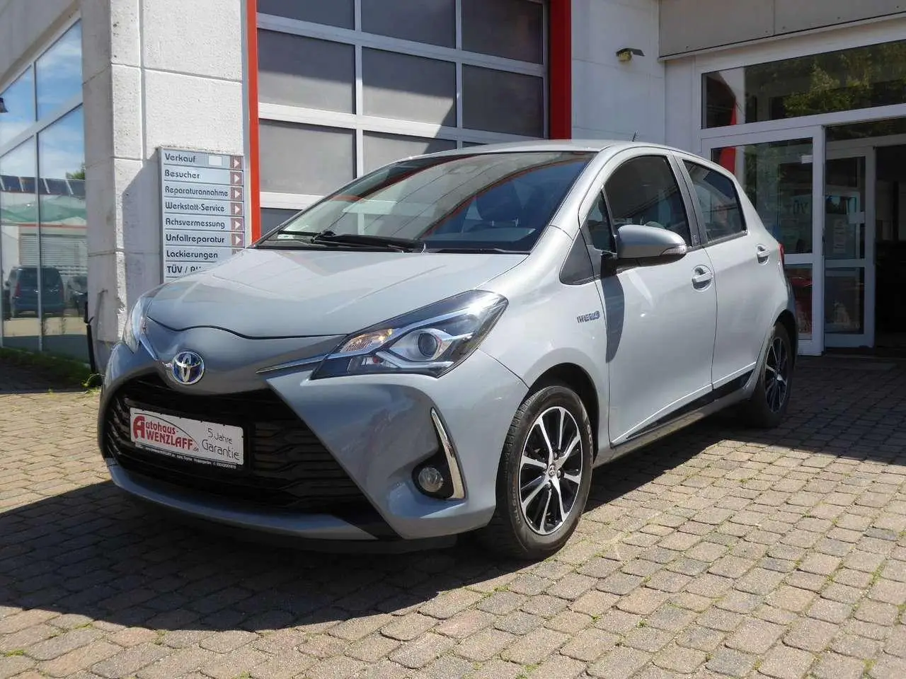 Photo 1 : Toyota Yaris 2017 Hybrid