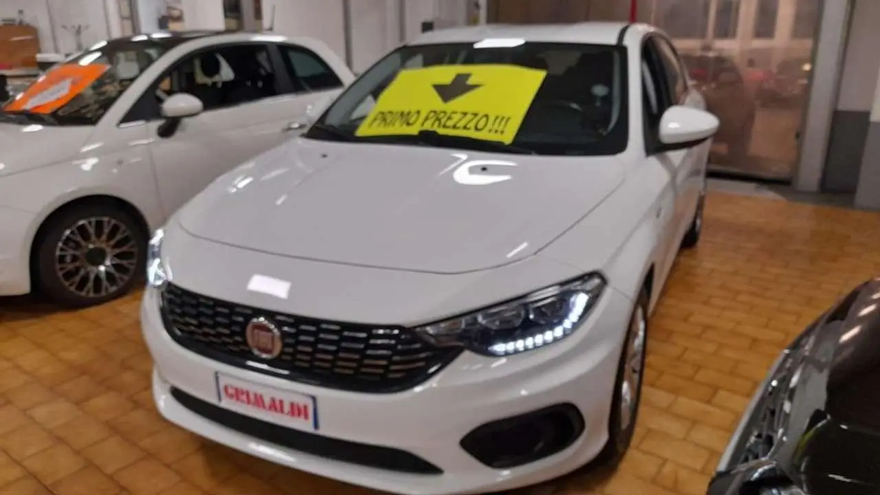 Photo 1 : Fiat Tipo 2019 Petrol