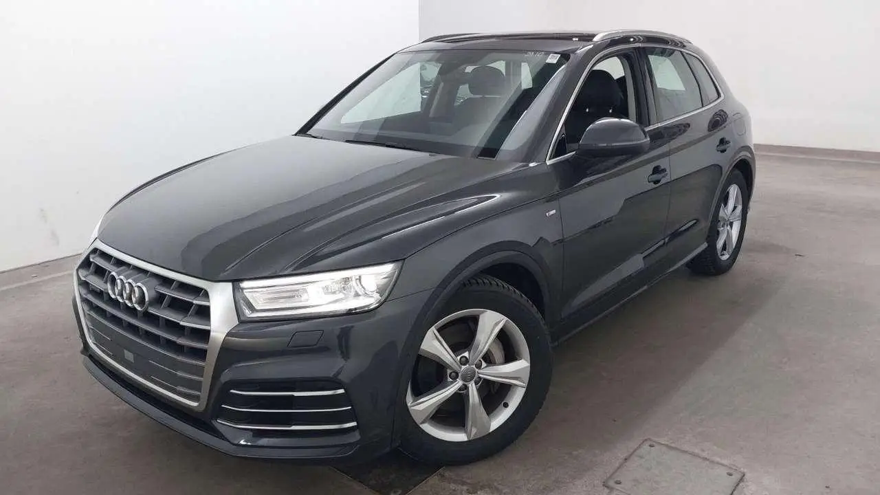 Photo 1 : Audi Q5 2020 Hybrid