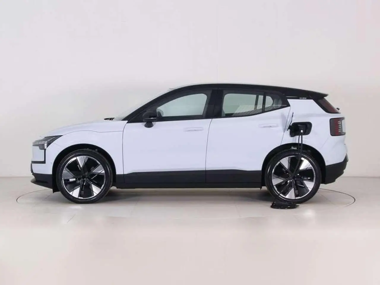 Photo 1 : Volvo Ex30 2024 Electric