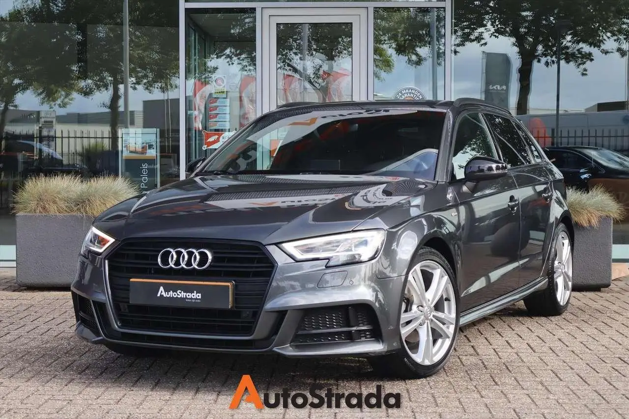 Photo 1 : Audi A3 2019 Petrol