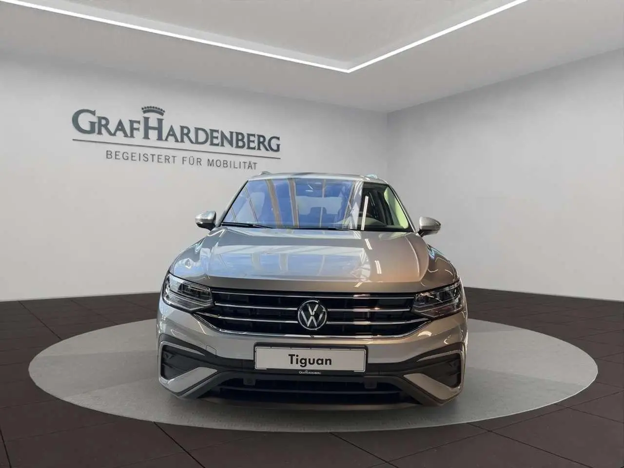 Photo 1 : Volkswagen Tiguan 2024 Petrol