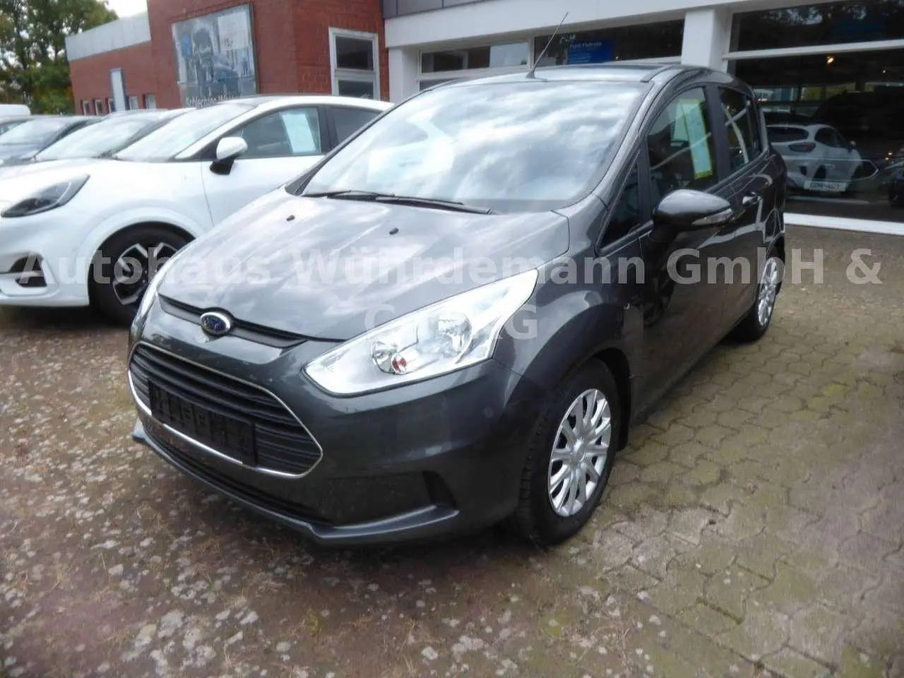 Photo 1 : Ford B-max 2017 Petrol