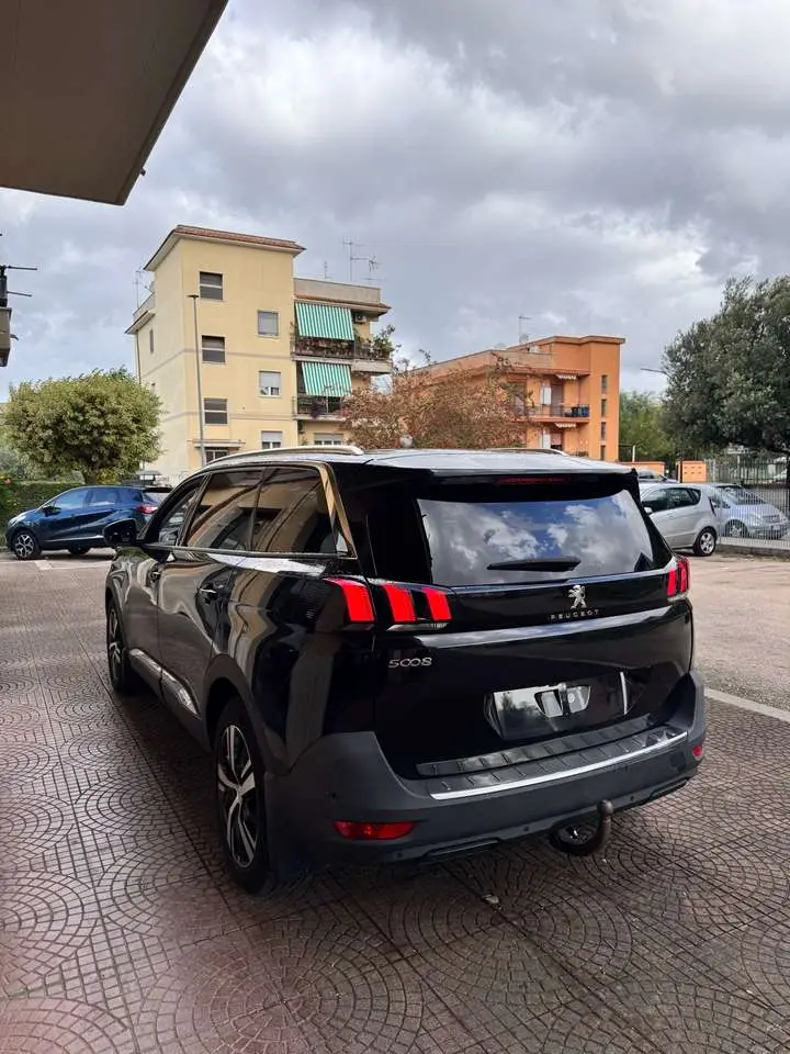 Photo 1 : Peugeot 5008 2018 Essence