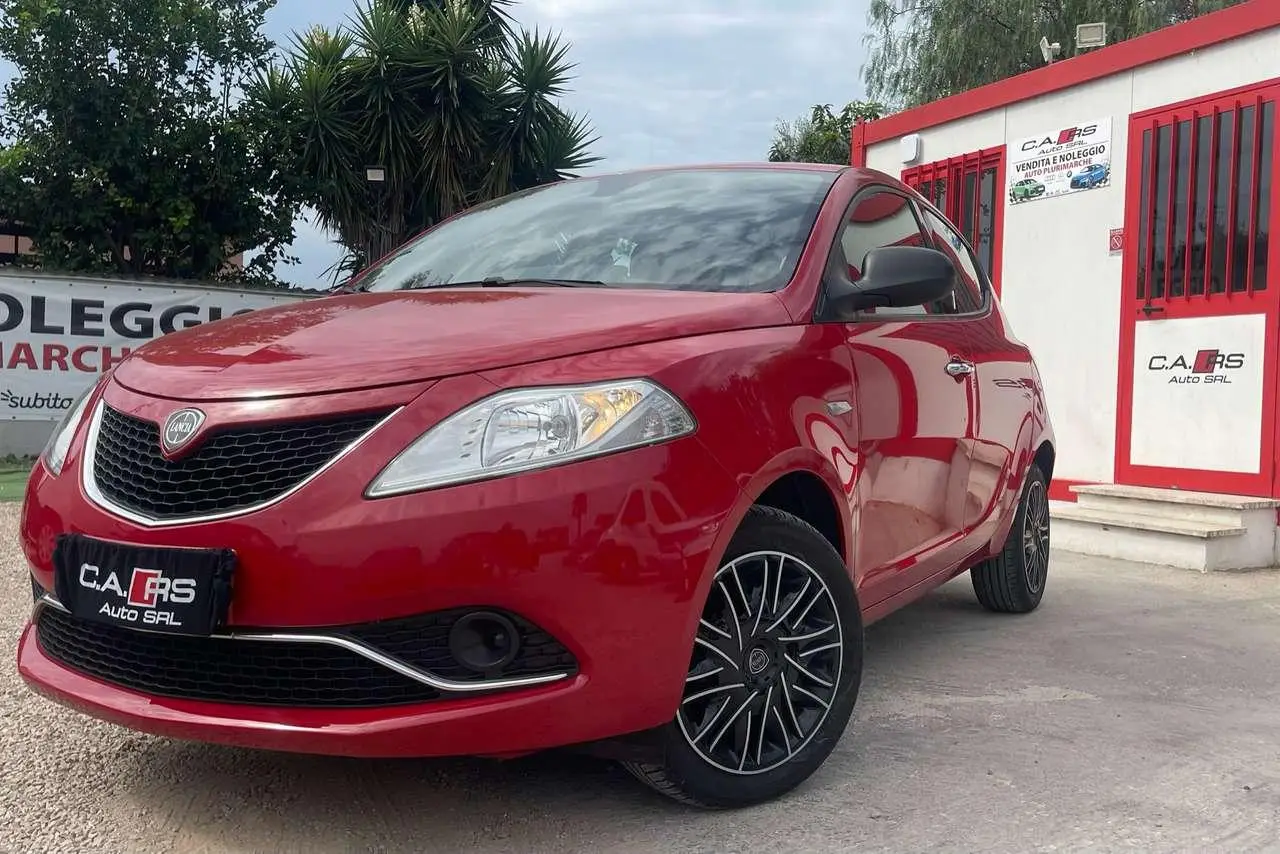 Photo 1 : Lancia Ypsilon 2016 Essence