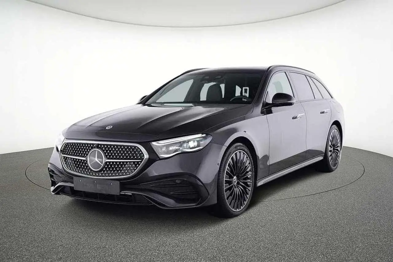 Photo 1 : Mercedes-benz Classe E 2023 Hybrid