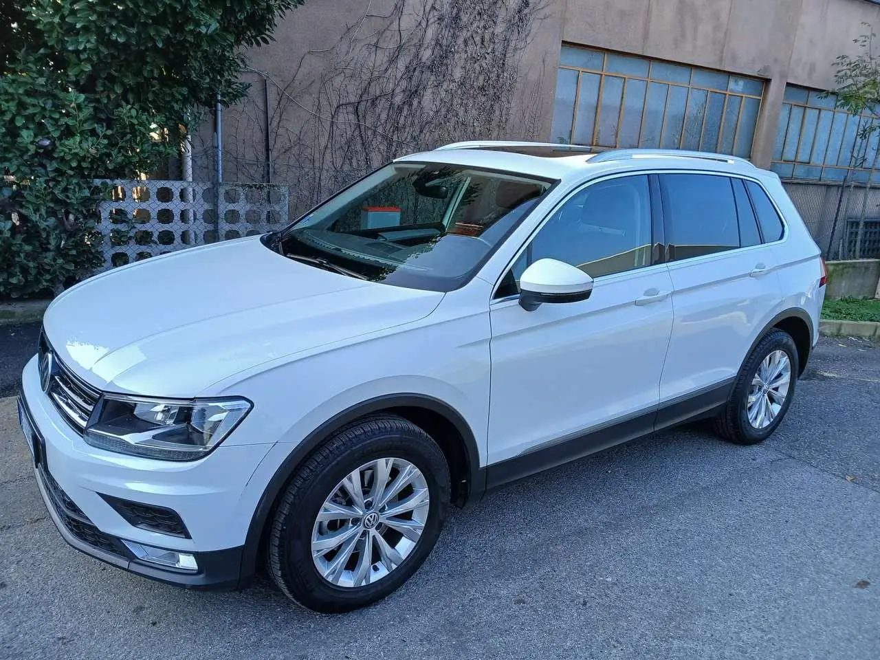 Photo 1 : Volkswagen Tiguan 2016 Essence