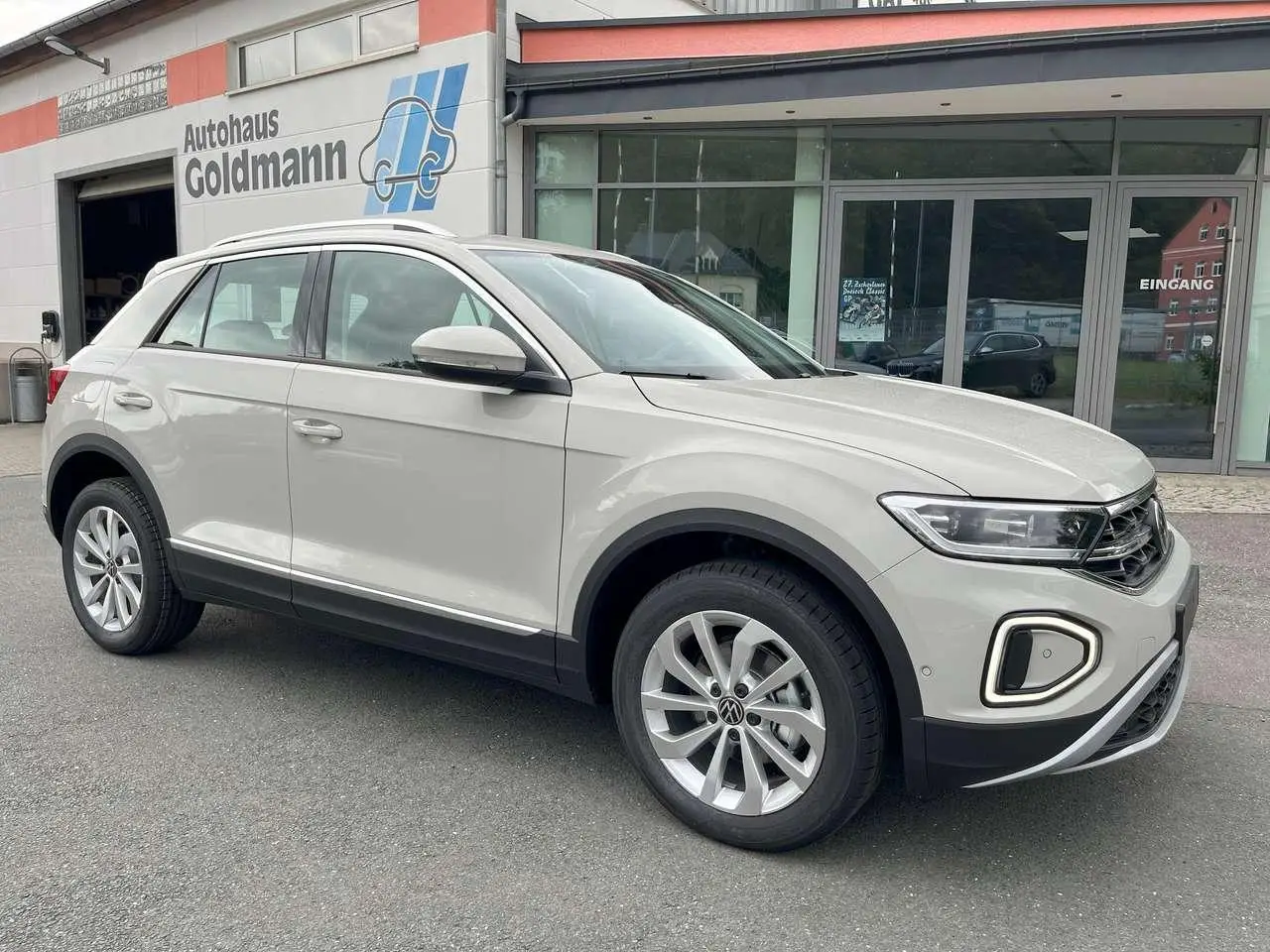 Photo 1 : Volkswagen T-roc 2024 Petrol