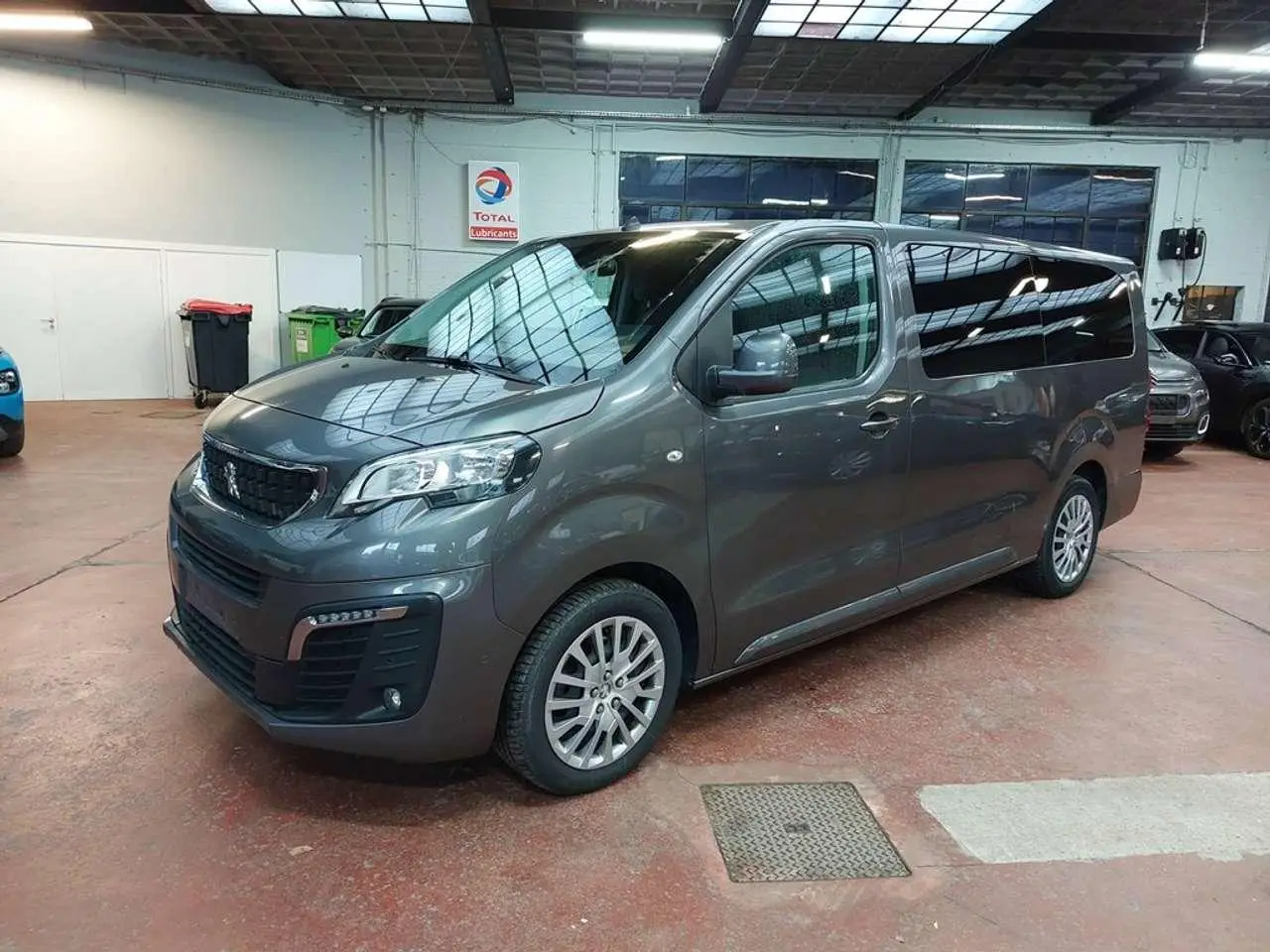 Photo 1 : Peugeot Traveller 2021 Diesel