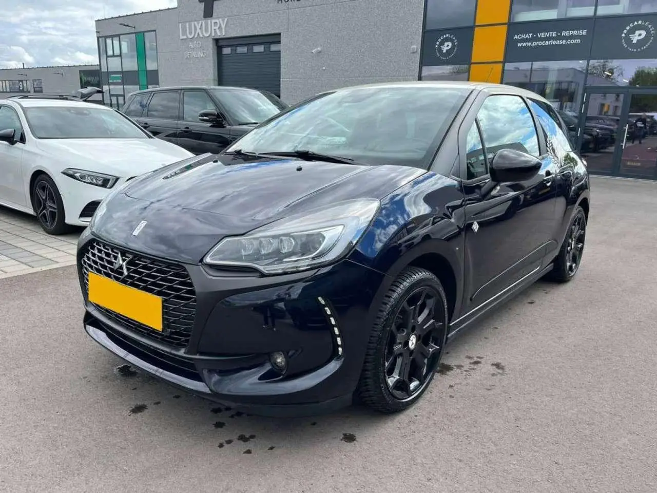 Photo 1 : Citroen Ds 2018 Petrol