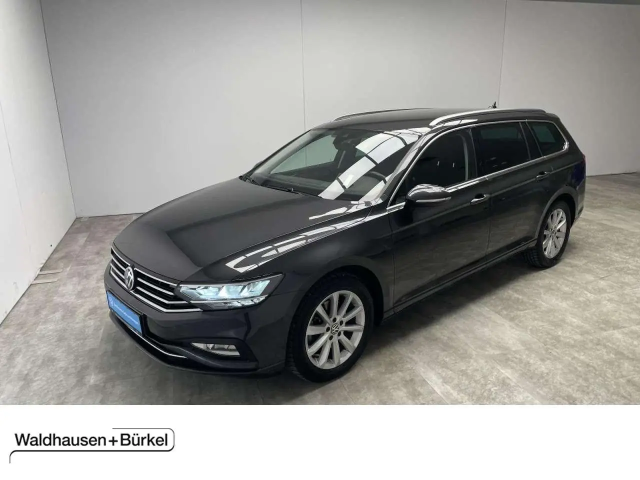 Photo 1 : Volkswagen Passat 2020 Petrol