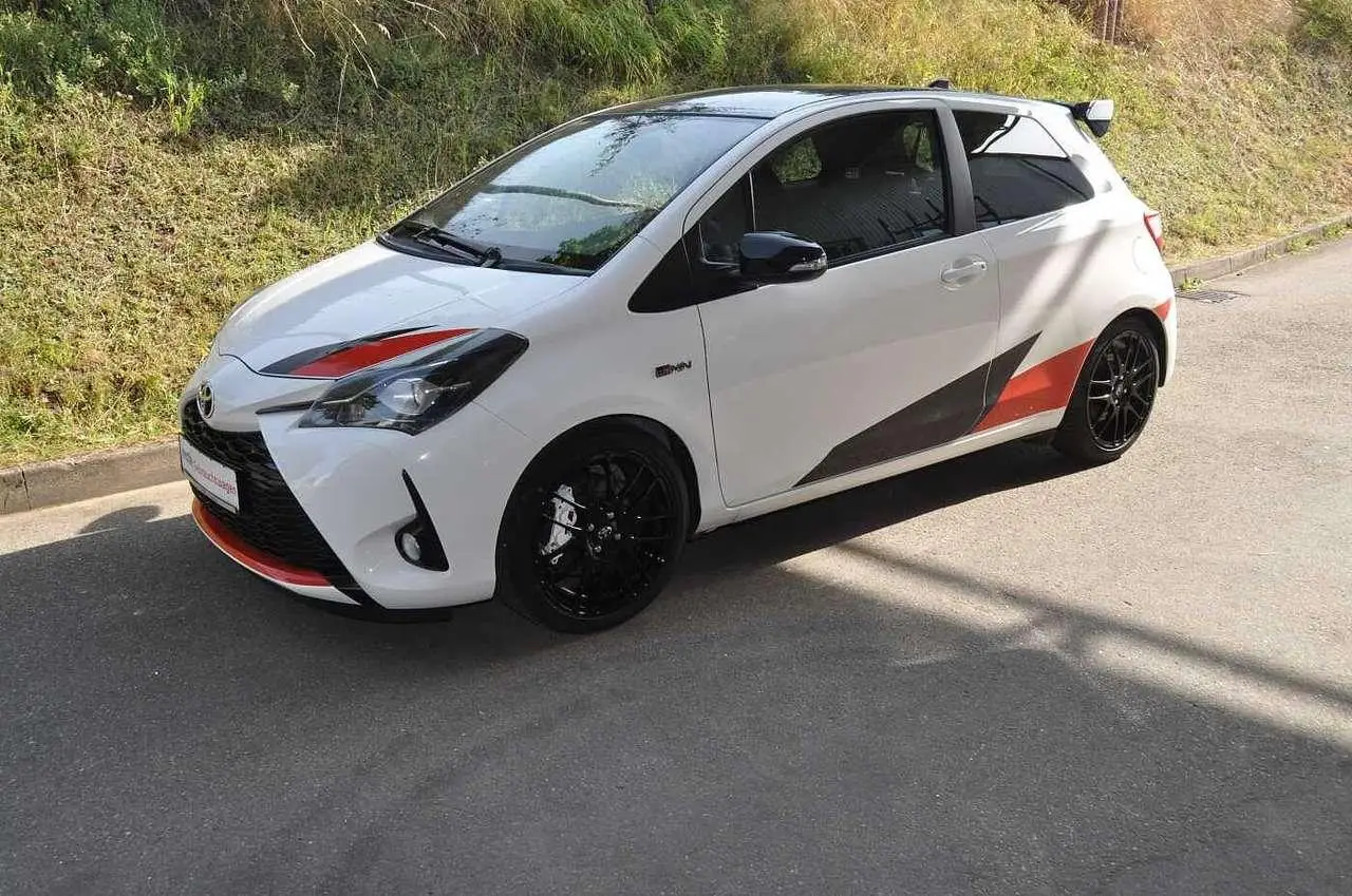 Photo 1 : Toyota Yaris 2018 Petrol