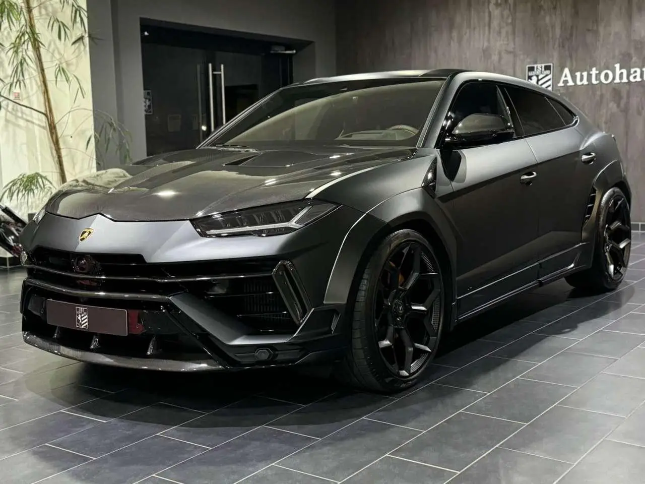 Photo 1 : Lamborghini Urus 2024 Essence