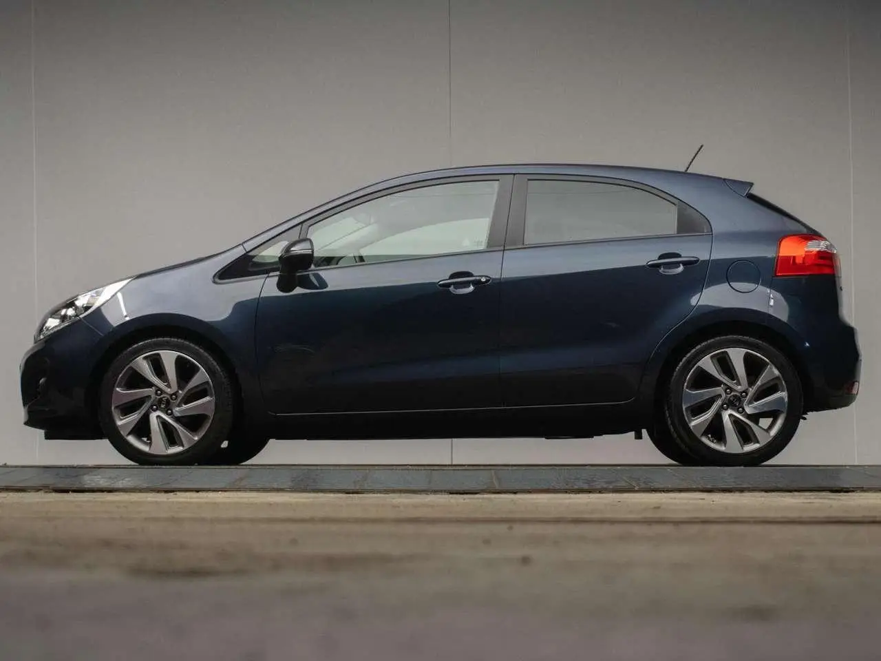 Photo 1 : Kia Rio 2014 Petrol