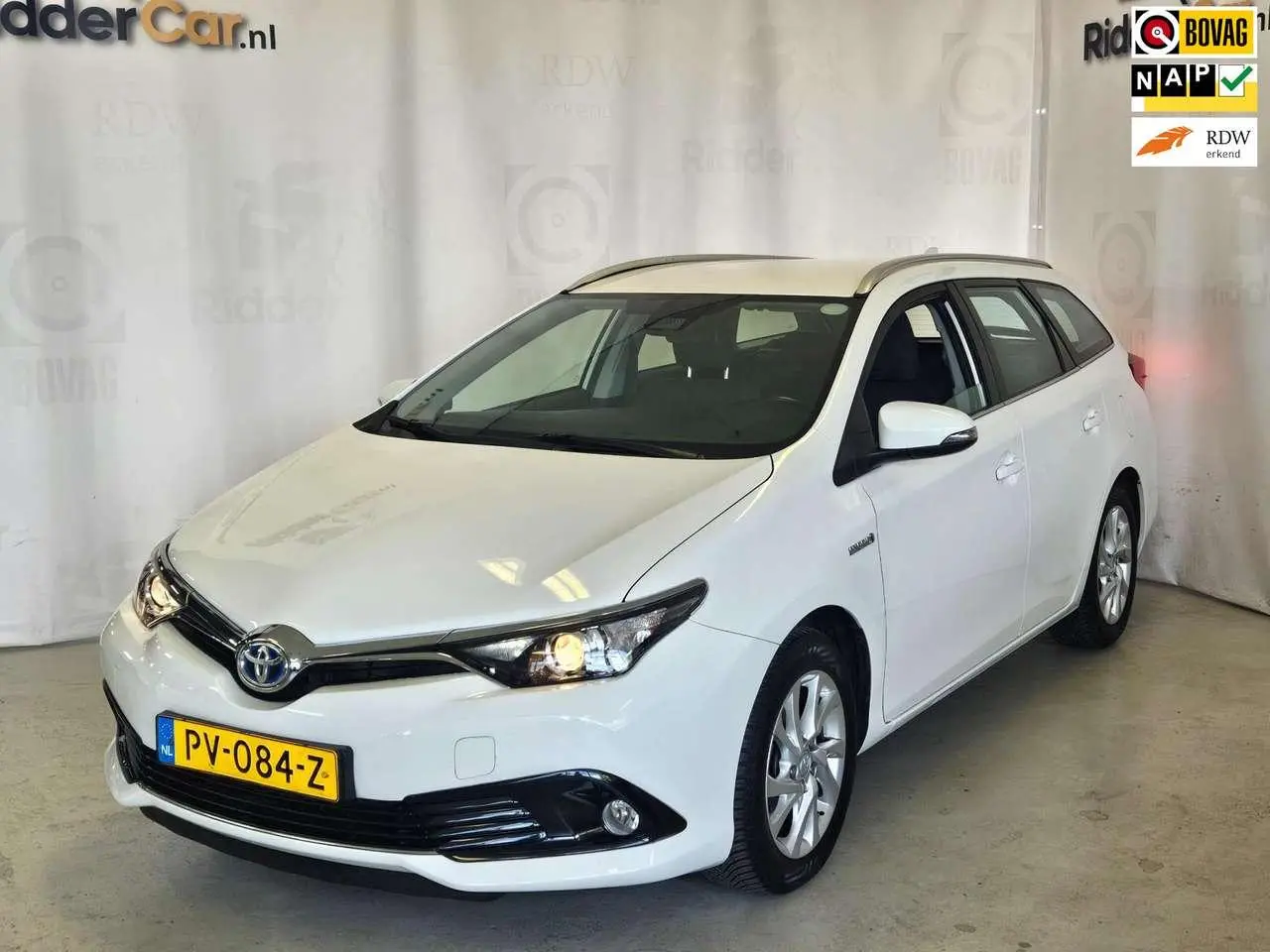 Photo 1 : Toyota Auris 2017 Hybrid