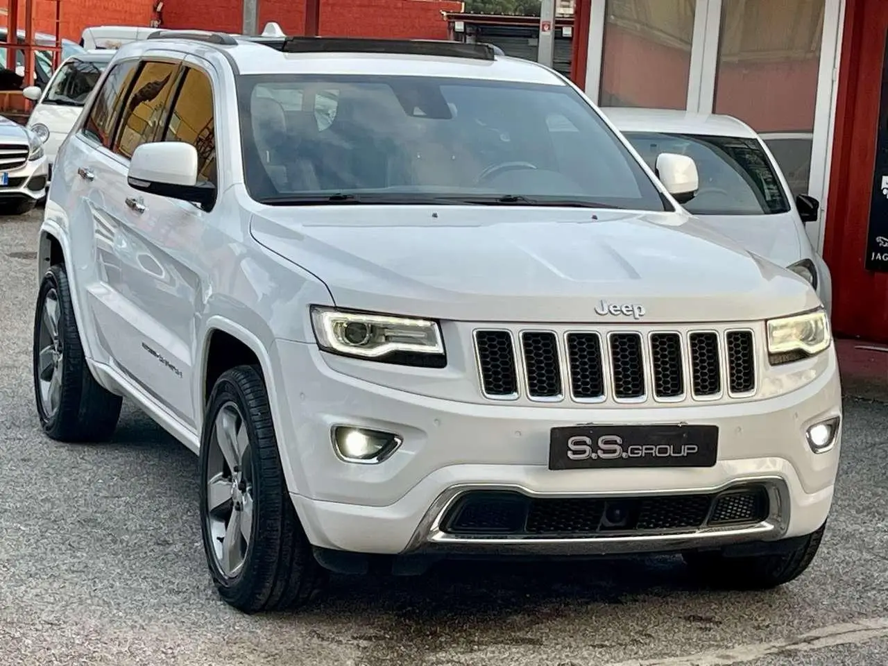 Photo 1 : Jeep Grand Cherokee 2015 Diesel