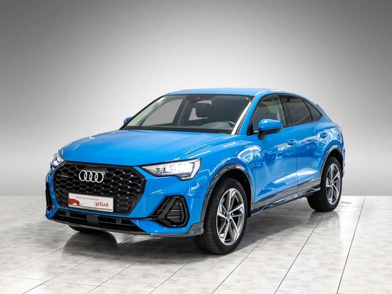 Photo 1 : Audi Q3 2023 Petrol