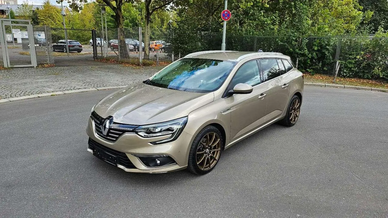 Photo 1 : Renault Megane 2016 Essence