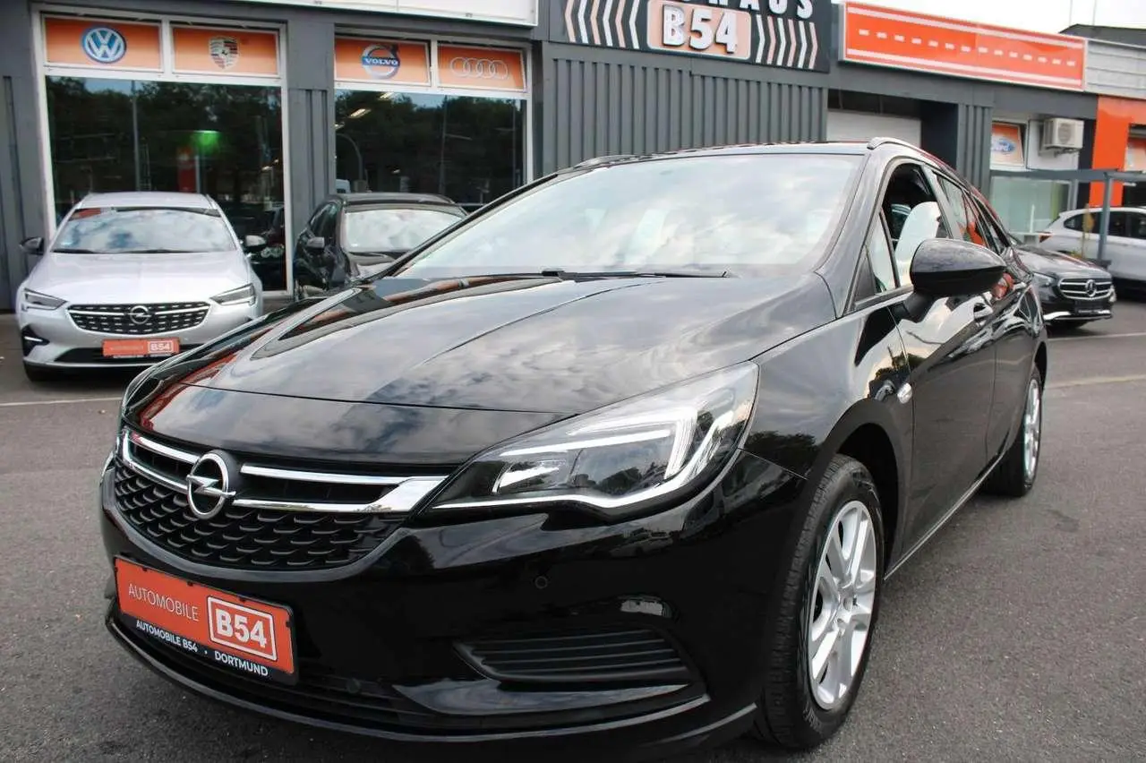 Photo 1 : Opel Astra 2019 Essence