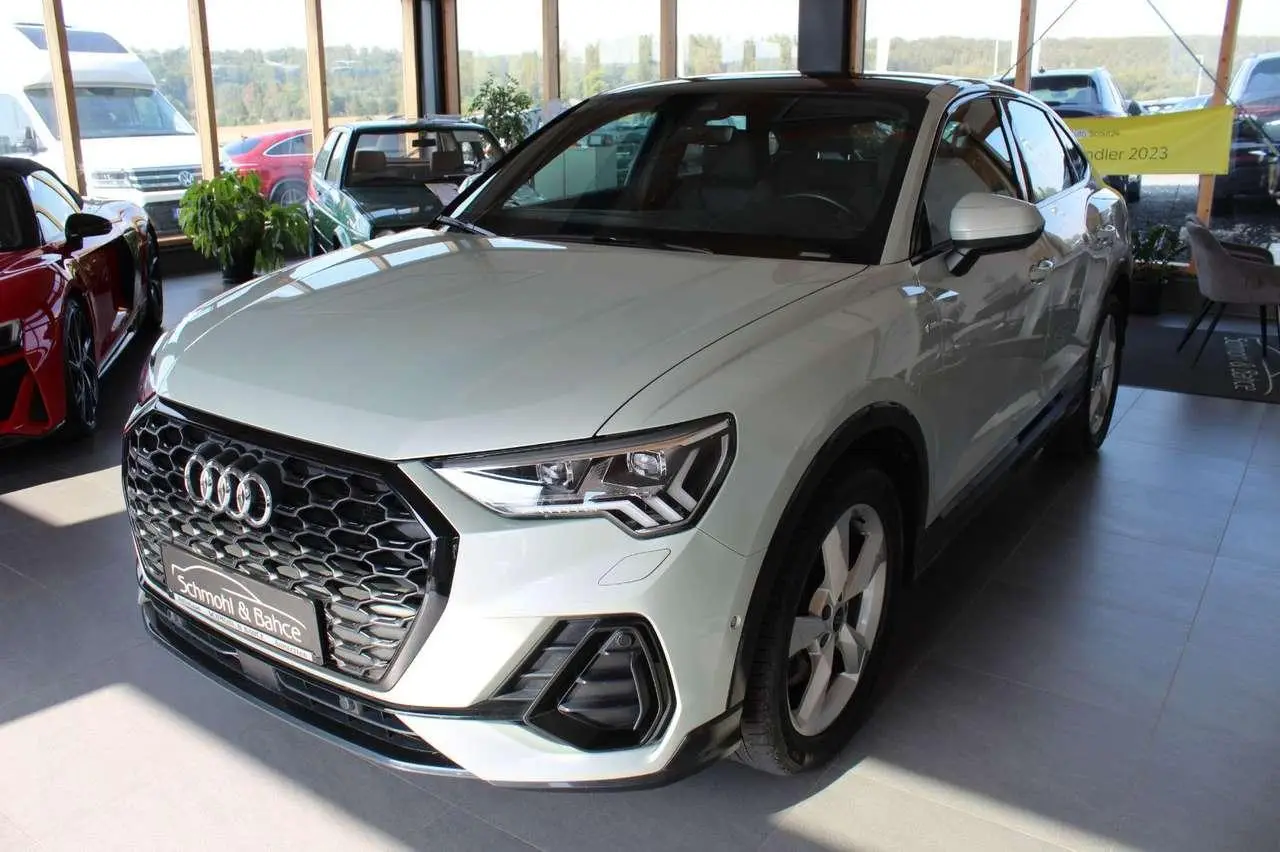 Photo 1 : Audi Q3 2021 Diesel