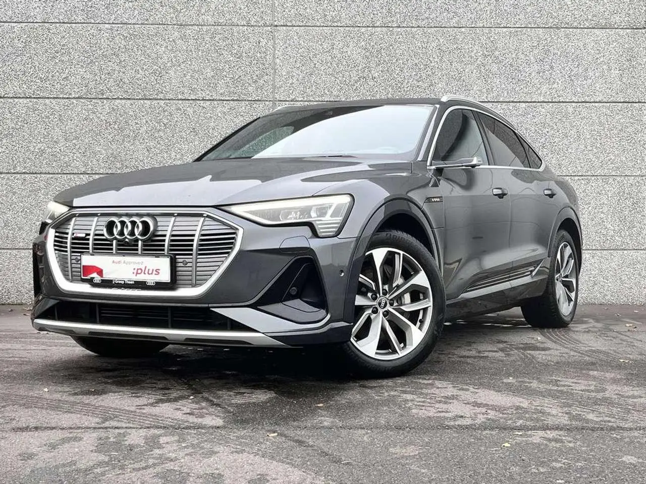 Photo 1 : Audi E-tron 2021 Électrique