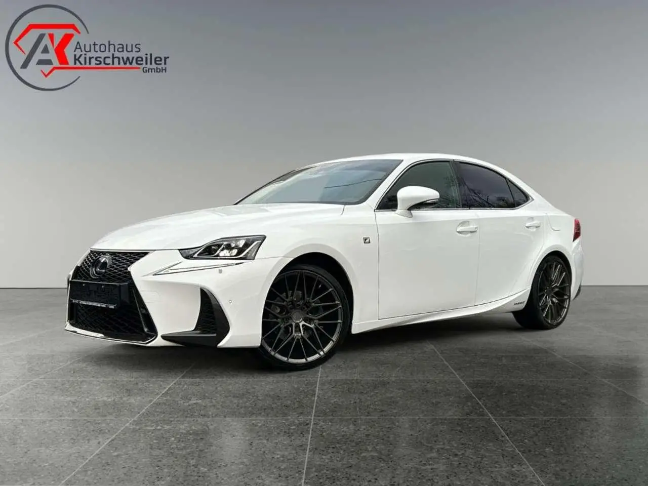 Photo 1 : Lexus Is 2017 Hybride