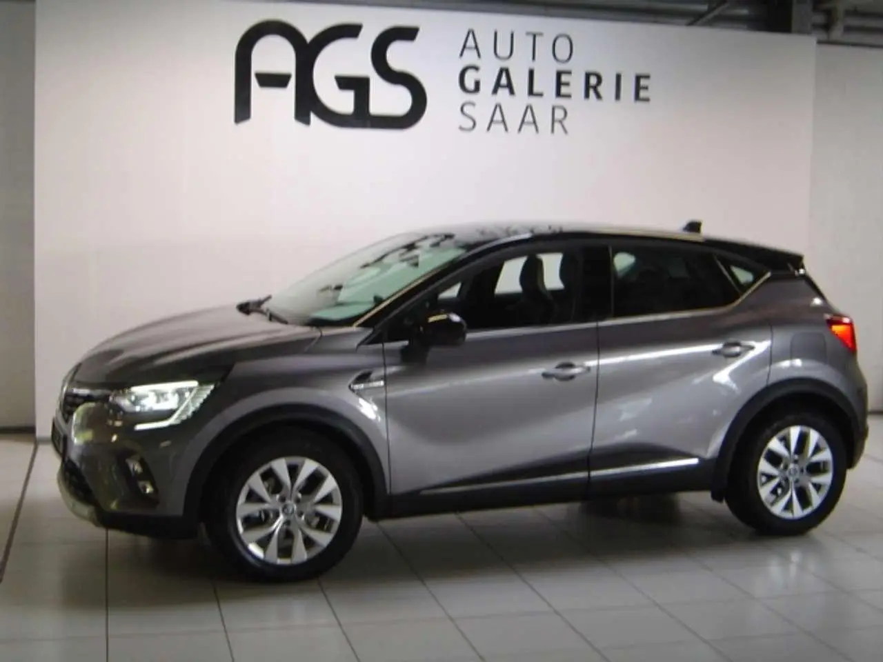 Photo 1 : Renault Captur 2021 Hybride