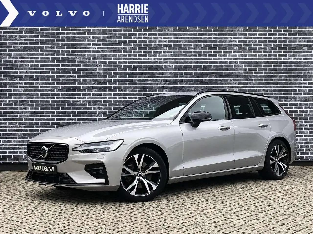 Photo 1 : Volvo V60 2023 Hybride