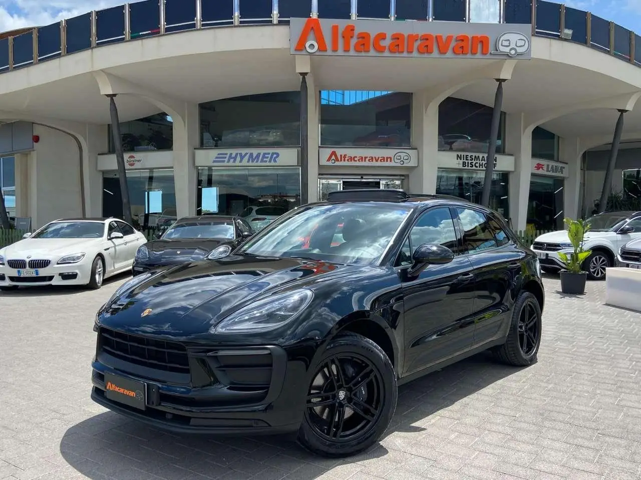 Photo 1 : Porsche Macan 2022 Petrol