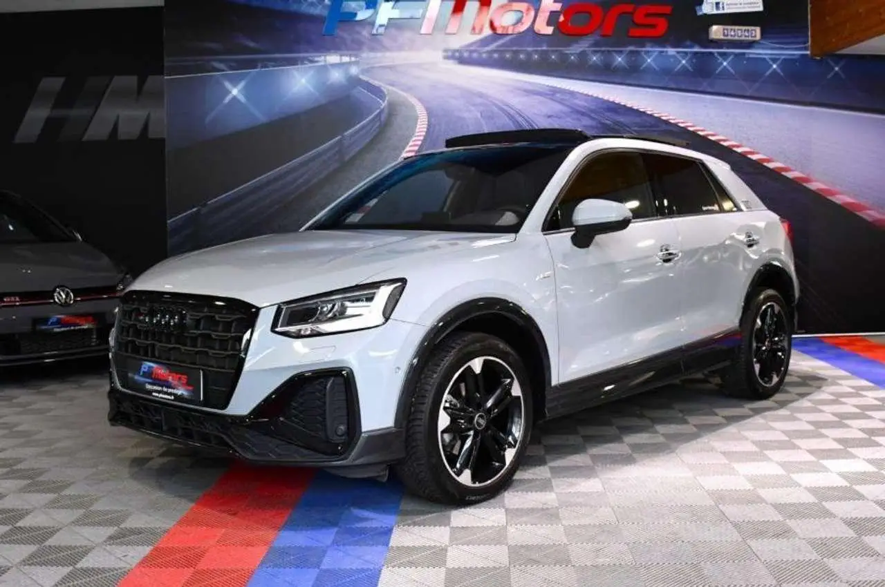 Photo 1 : Audi Q2 2023 Petrol