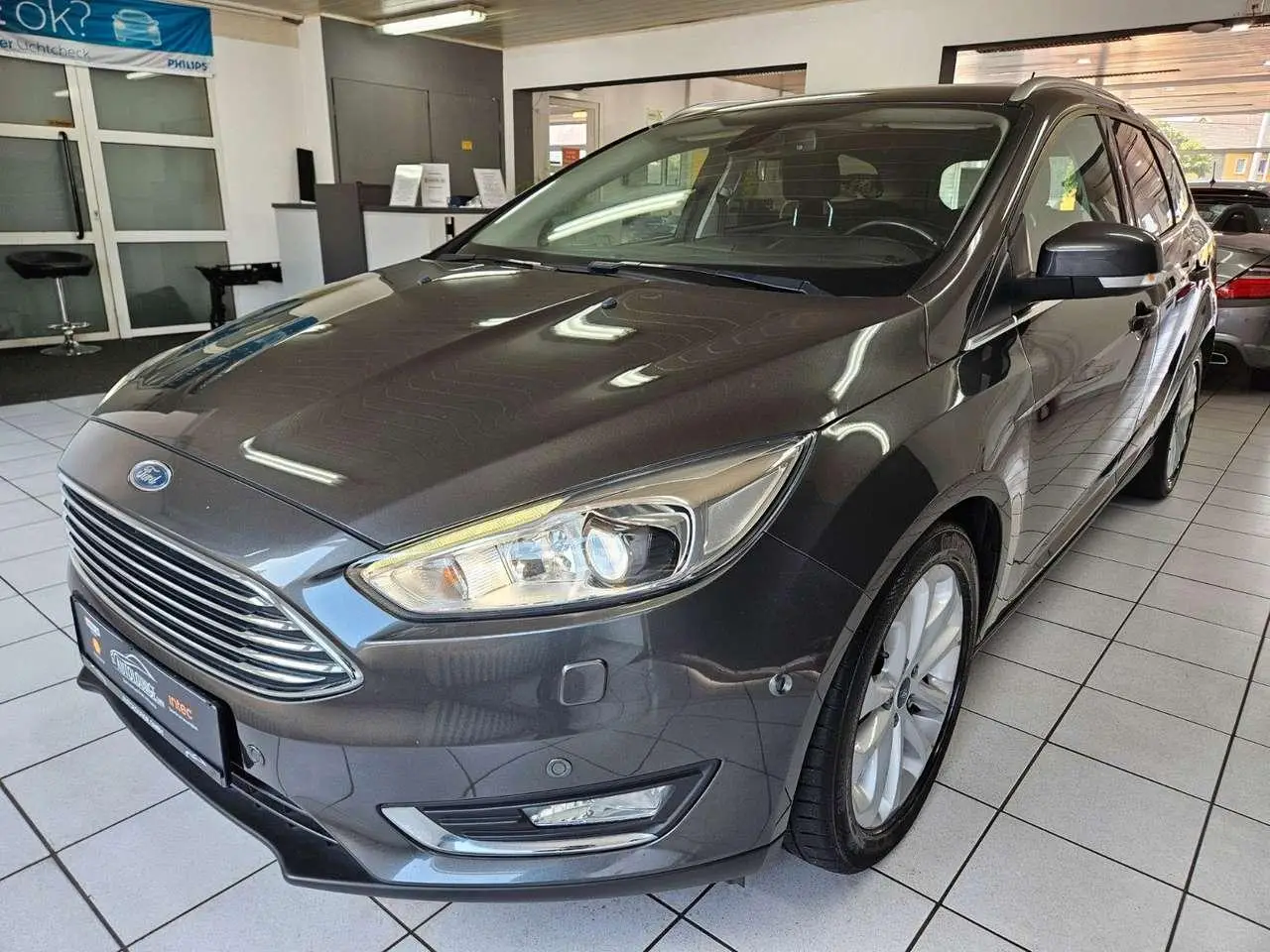 Photo 1 : Ford Focus 2018 Petrol