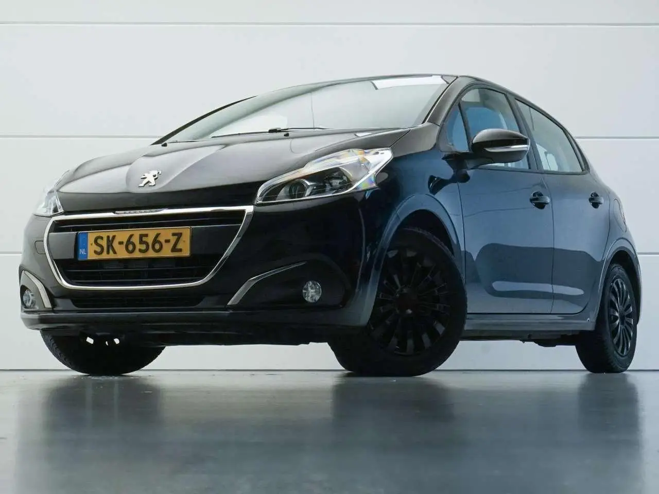 Photo 1 : Peugeot 208 2018 Essence