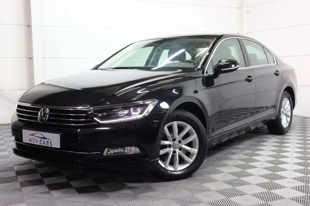 Photo 1 : Volkswagen Passat 2018 Diesel