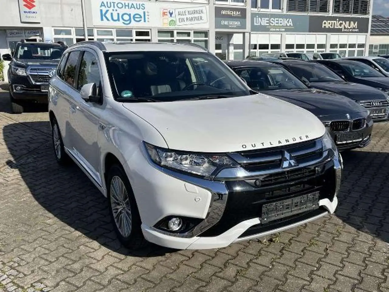 Photo 1 : Mitsubishi Outlander 2018 Hybrid