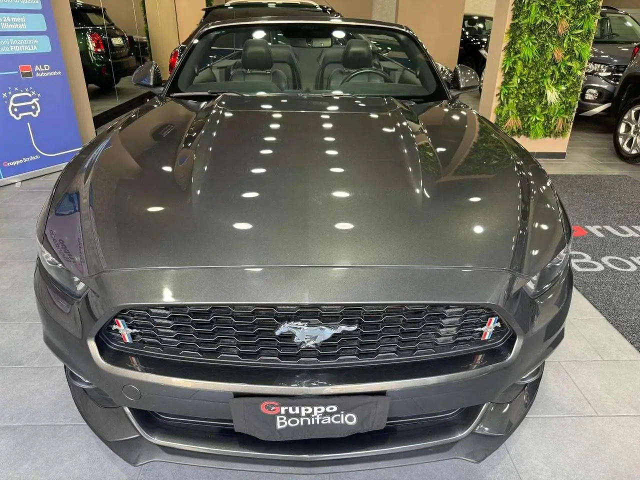 Photo 1 : Ford Mustang 2018 Petrol