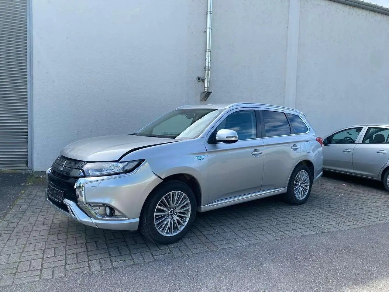 Photo 1 : Mitsubishi Outlander 2019 Hybrid