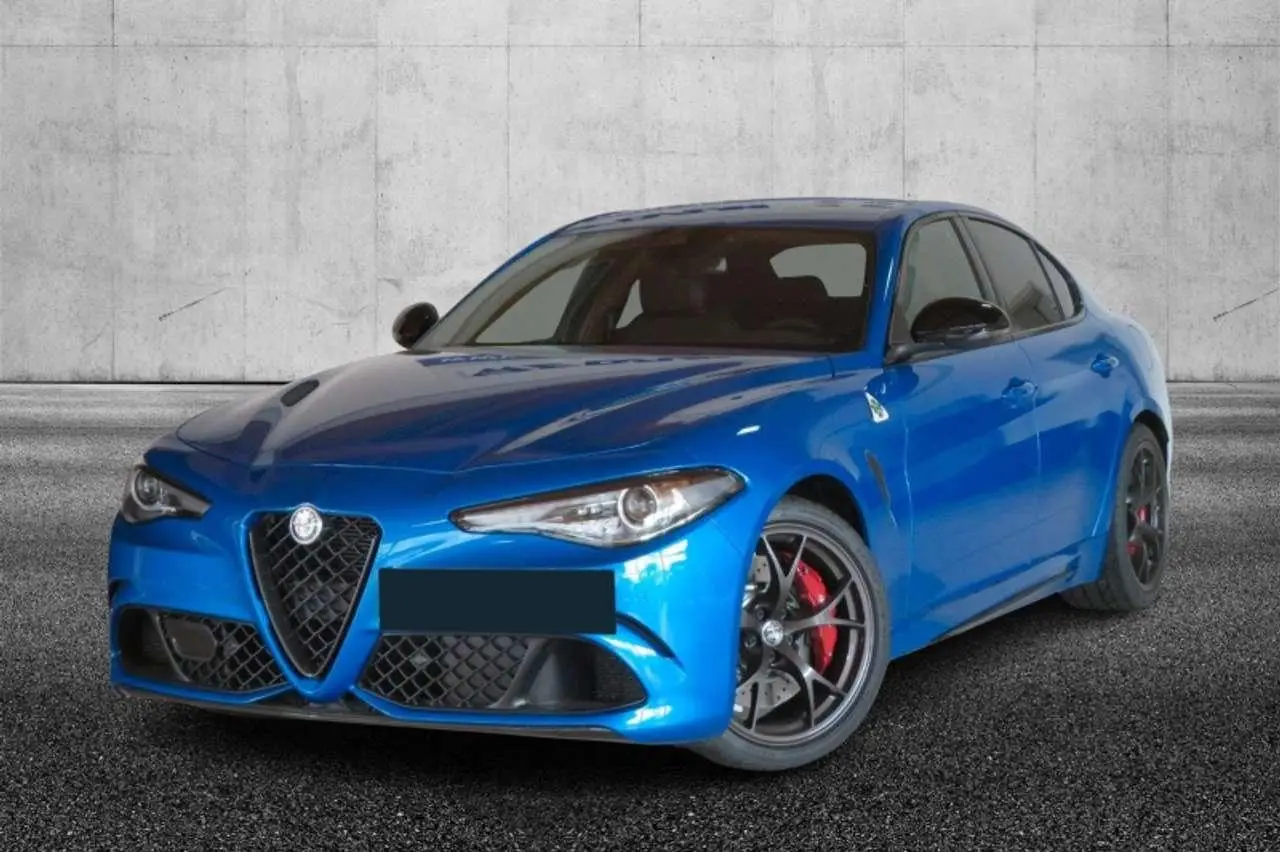 Photo 1 : Alfa Romeo Giulia 2022 Essence