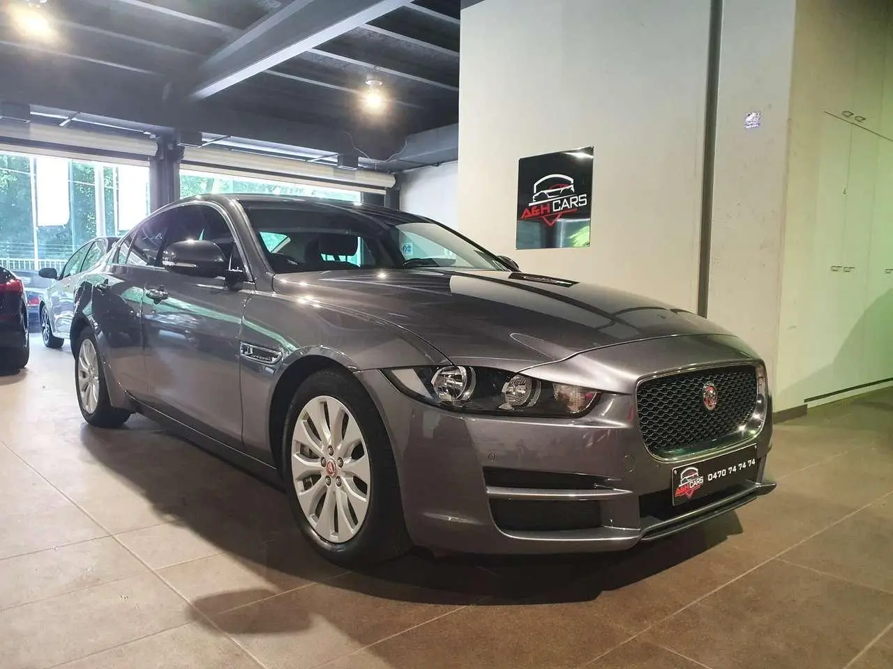 Photo 1 : Jaguar Xe 2017 Diesel