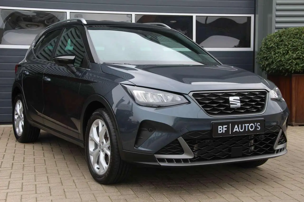 Photo 1 : Seat Arona 2023 Petrol