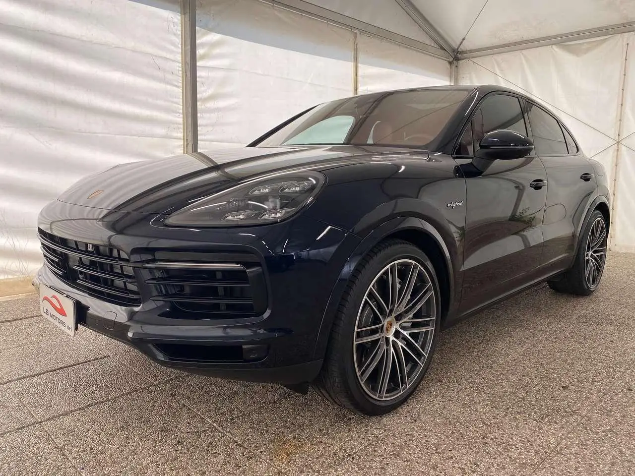 Photo 1 : Porsche Cayenne 2020 Petrol