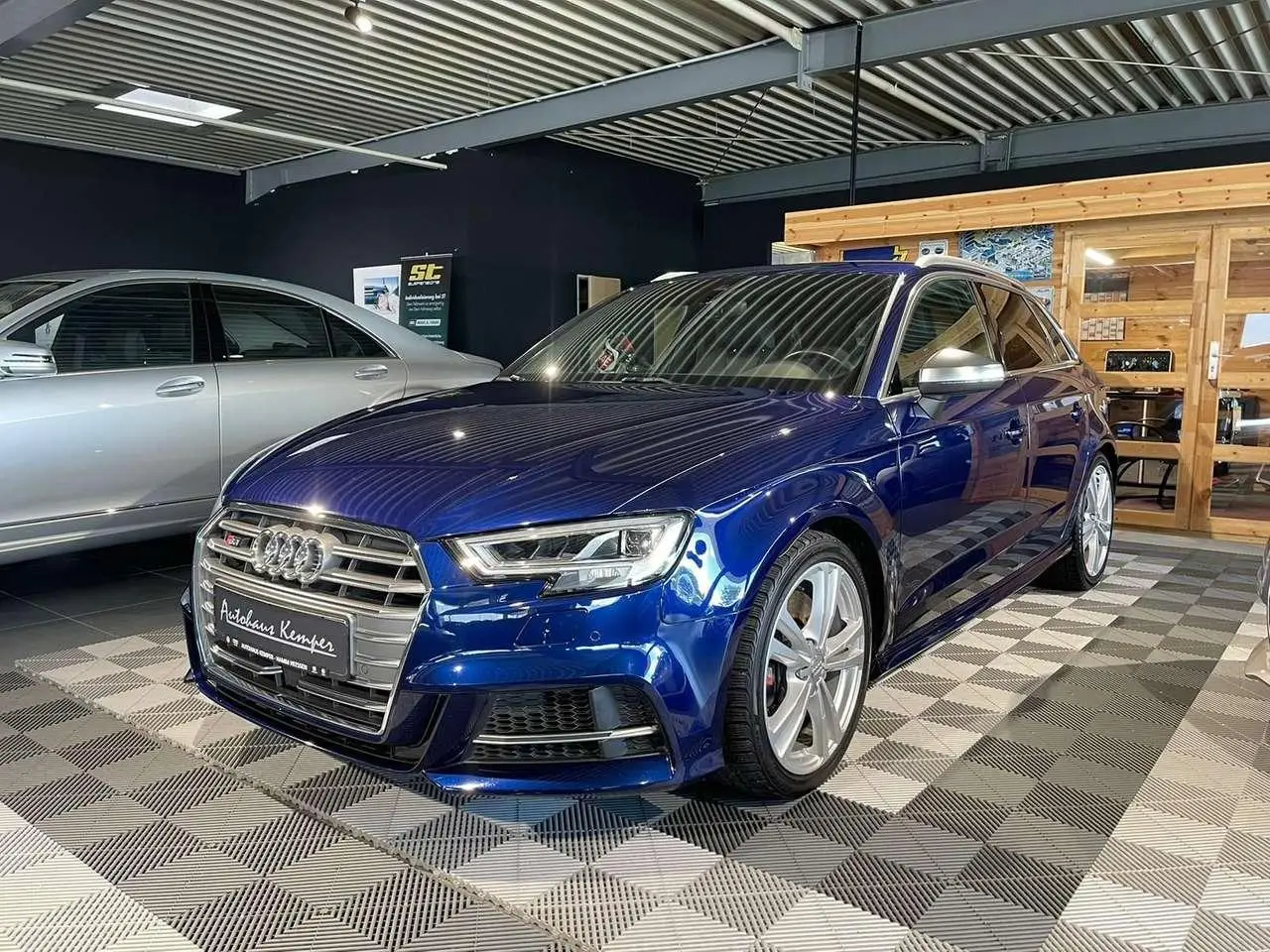 Photo 1 : Audi S3 2019 Petrol